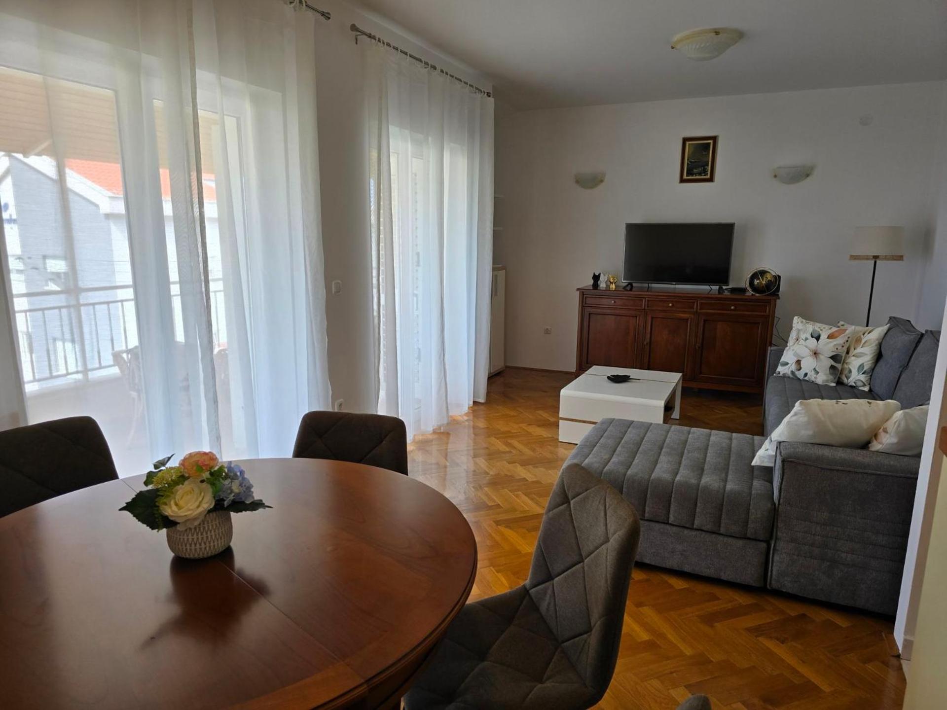 Apartment Huanita Promajna Extérieur photo